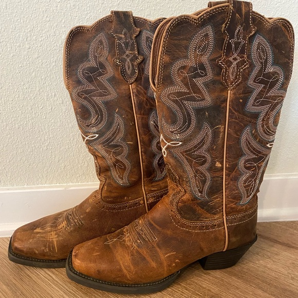Justin Boots. Size 7.5. Worn once. - Picture 1 of 2